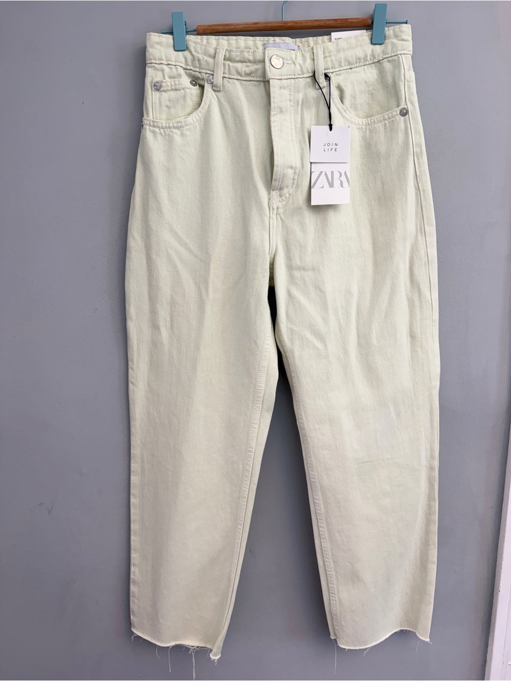 *New* Zara Straight Mint Green Denim, Size 8